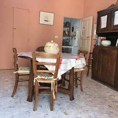 4 Balconi House- Casa Lena * Галлиполи